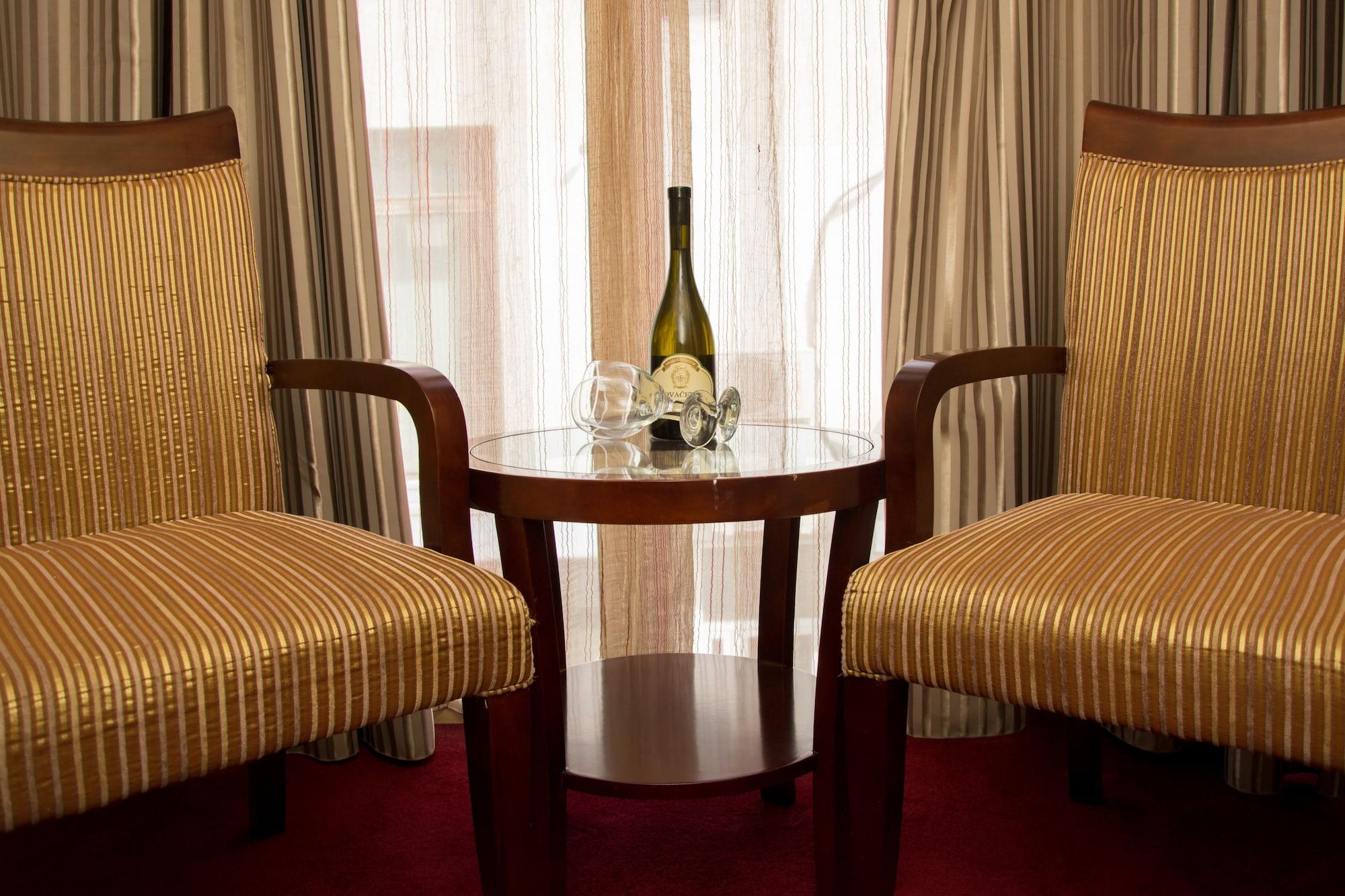 Garni Hotel Planeta Inn Novi Sad Exterior photo