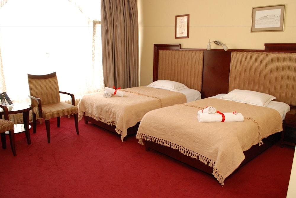 Garni Hotel Planeta Inn Novi Sad Exterior photo